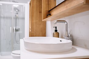 Illyria Old Town Apartment by DuHomes