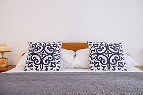 Illyria Old Town Apartment by DuHomes