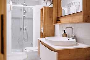 Illyria Old Town Apartment by DuHomes