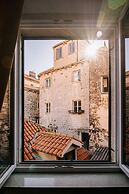 Illyria Old Town Apartment by DuHomes