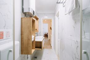 Illyria Old Town Apartment by DuHomes