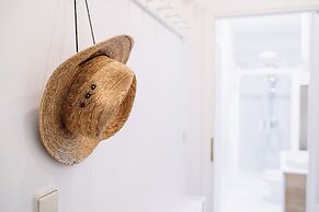 Illyria Old Town Apartment by DuHomes