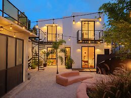 CASA FRIDA by DW