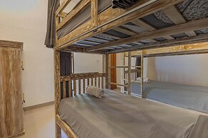 Seven Angels Villa and Hostel