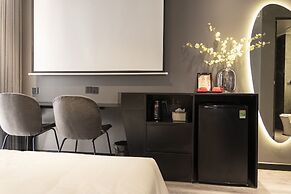 Kin Wander Tan Binh, The Mountain