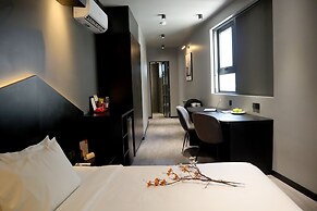 Kin Wander Tan Binh, The Mountain