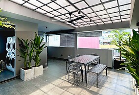 Kin Wander Tan Binh, The Mountain