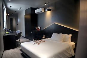 Kin Wander Tan Binh, The Mountain