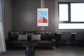 Kin Wander Tan Binh, The Mountain