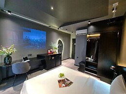 Kin Wander Tan Binh, The Mountain