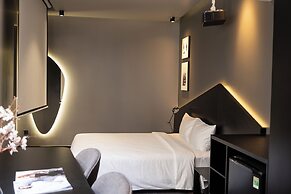 Kin Wander Tan Binh, The Mountain