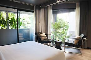 Kin Wander Tan Binh, The Mountain