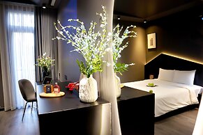 Kin Wander Tan Binh, The Mountain