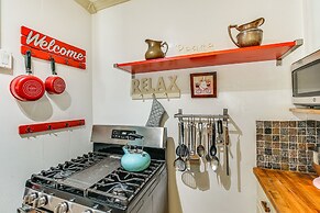 Gardena Vacation Rental: 5 Mi to Manhattan Beach!