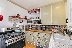 Gardena Vacation Rental: 5 Mi to Manhattan Beach!