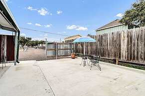 Casas Coastal Experience Cabin A 1 Bedroom Cottage by RedAwning