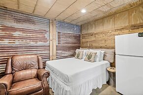 Casas Coastal Experience Cabin A 1 Bedroom Cottage by RedAwning