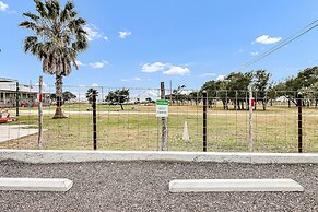 Casas Coastal Experience Cabin C 1 Bedroom Cottage by RedAwning