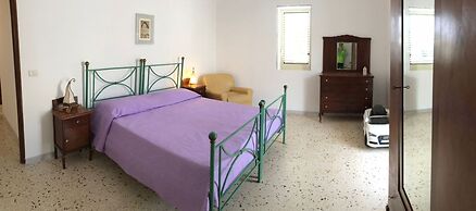 Villa a few Steps From the sea