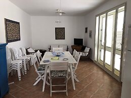 Villa a few Steps From the sea