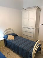 Villa a few Steps From the sea