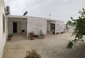 Villa a few Steps From the sea