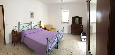 Villa a few Steps From the sea