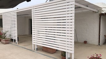 Villa a few Steps From the sea