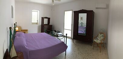 Villa a few Steps From the sea