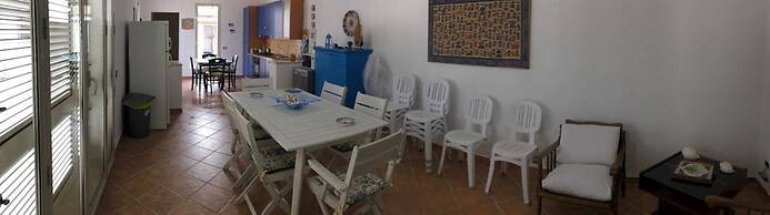 Villa a few Steps From the sea