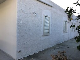 Villa a few Steps From the sea