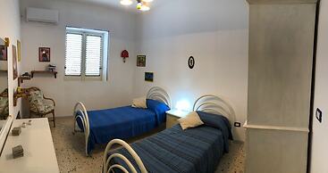 Villa a few Steps From the sea