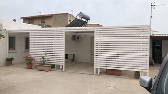 Villa a few Steps From the sea