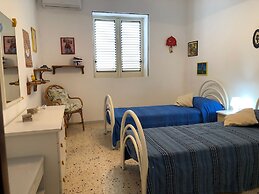 Villa a few Steps From the sea