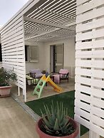 Villa a few Steps From the sea