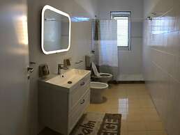 Villa a few Steps From the sea