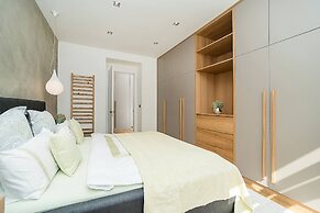 Charming Apartment In Famous Area