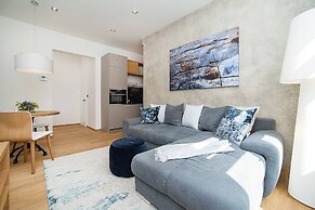 Charming Apartment In Famous Area