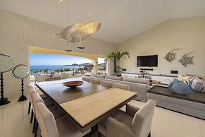 Casa Mangata - Luxurious Beachfront PH