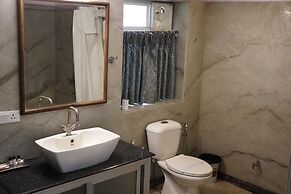 Village Machaan Resort