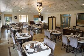 Village Machaan Resort