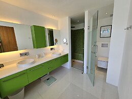 Chill Hotel Seminyak