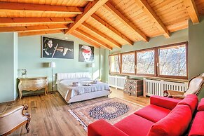 Faby House On Hilly Area And Lake View