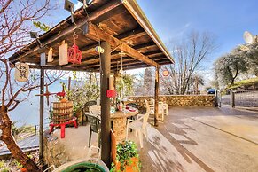 Faby House On Hilly Area And Lake View