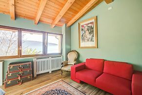 Faby House On Hilly Area And Lake View