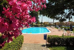 Villetta Relax with pool in residence