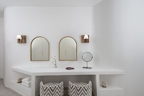 Anantara Santorini Abu Dhabi Retreat - Adults Only