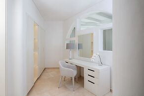 Anantara Santorini Abu Dhabi Retreat - Adults Only