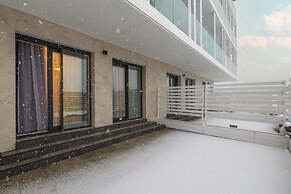 Coast Apartment With Terrace by Renters