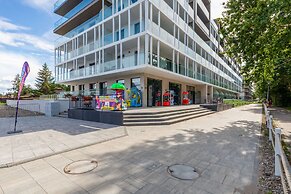 Coast Apartment With Terrace by Renters